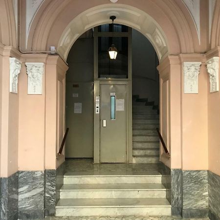 B&B Partenopeo Napoli Bagian luar foto