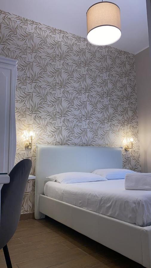 B&B Partenopeo Napoli Bagian luar foto