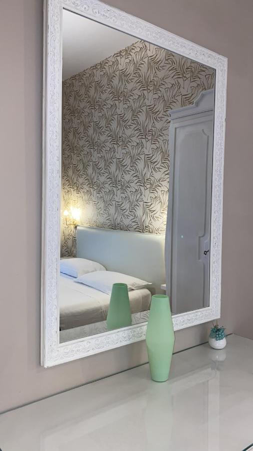 B&B Partenopeo Napoli Bagian luar foto