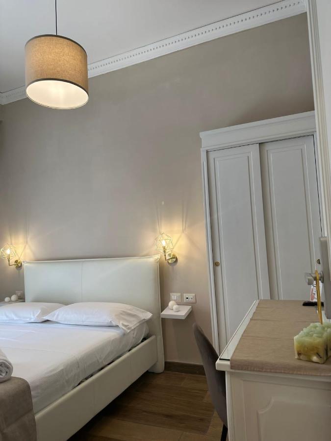 B&B Partenopeo Napoli Bagian luar foto