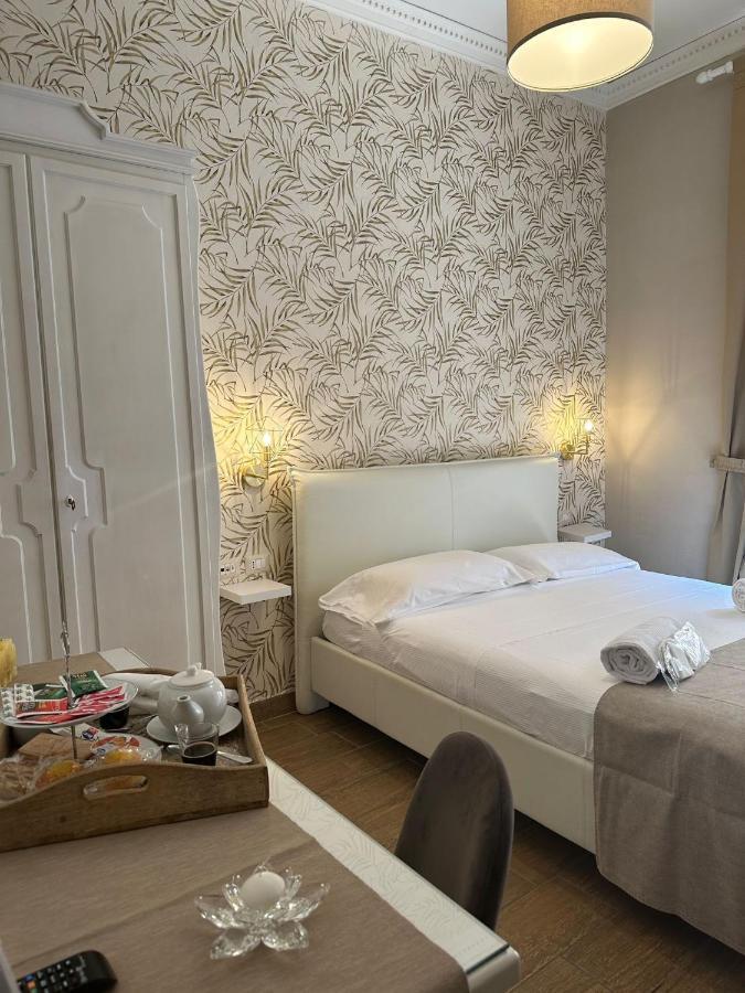 B&B Partenopeo Napoli Bagian luar foto